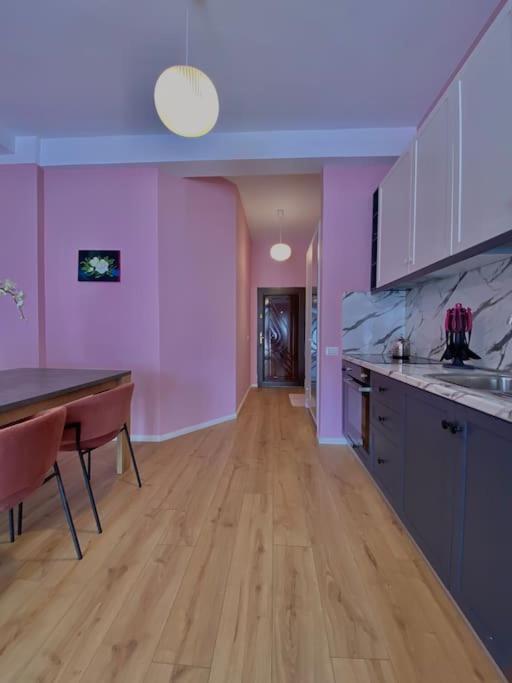 Coral Apartment - City Center Tirana Extérieur photo